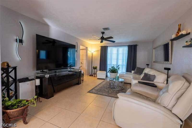 3 bedroom SingleFamilyResidence at 3616 SE 8th Ave, Cape Coral, Cape Coral — photo 3