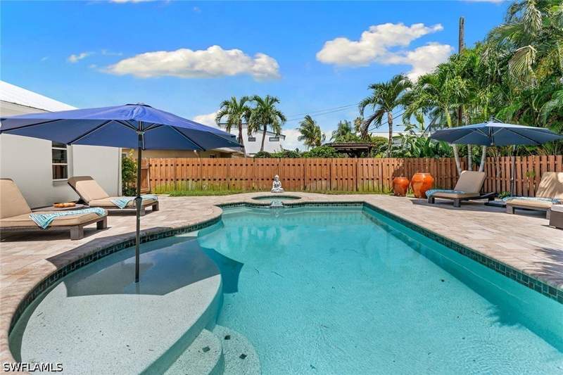 3 bedroom SingleFamilyResidence at 580 97th Ave N, Naples Park, Naples — photo 3