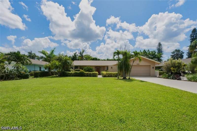 2 bedroom SingleFamilyResidence at 4443 Lakewood Blvd, Lakewood, Naples — photo 2