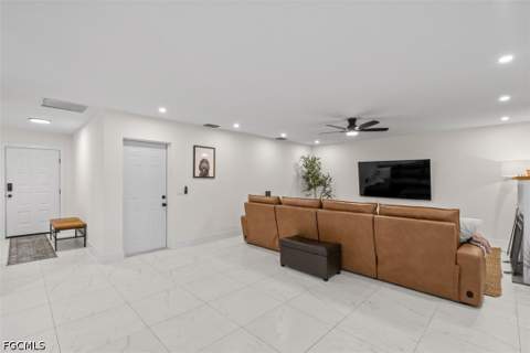 14725 Kimberly Ln, Fort Myers FL - photo 14 of 42