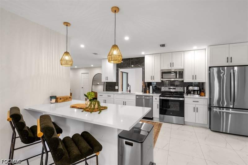 3 bedroom SingleFamilyResidence at 14725 Kimberly Ln, McGregor Vista, Fort Myers — photo 3