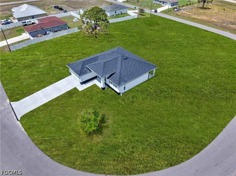 3 bedroom SingleFamilyResidence at 7020 patriot Ct, Port Labelle, Labelle — photo 4