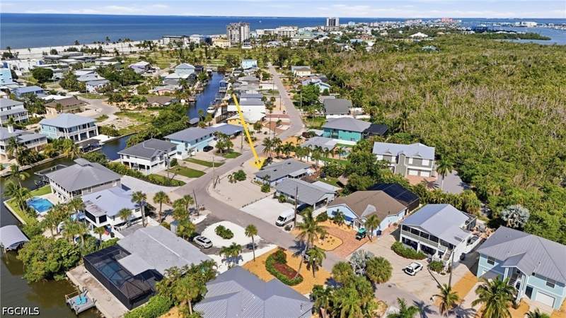 3 bedroom SingleFamilyResidence at 345 Donora Blvd, Shell Mound Park, Fort Myers Beach — photo 2