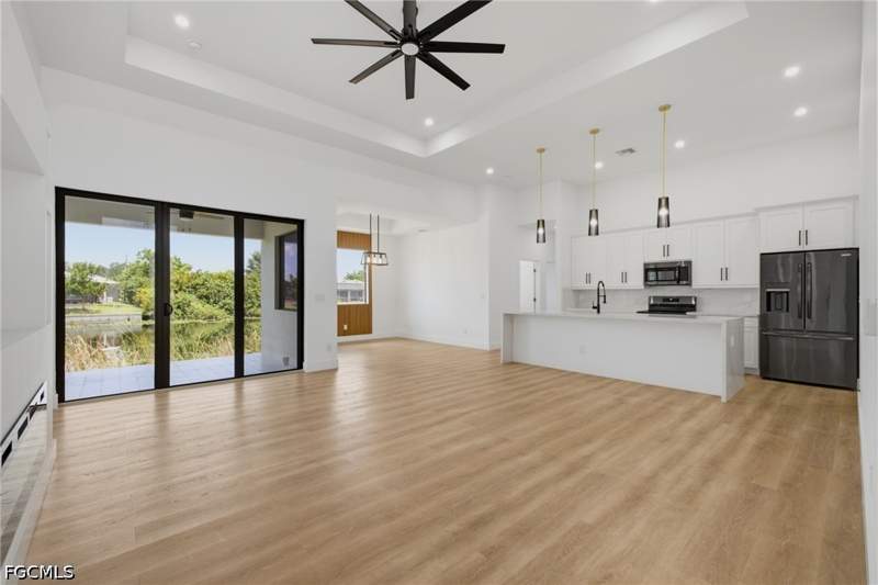 4 bedroom SingleFamilyResidence at 2929 Diplomat Pkwy W, Cape Coral, Cape Coral — photo 4