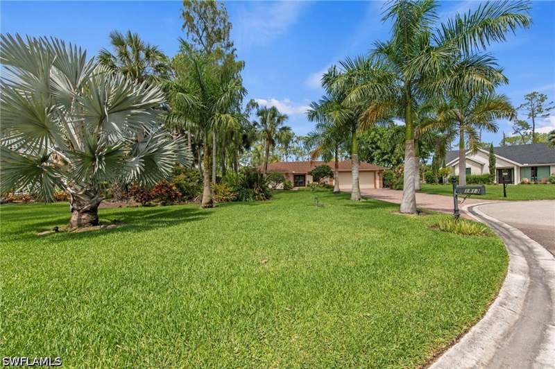 3 bedroom SingleFamilyResidence at 1813 Princess Ct, Imperial Golf Estates, Naples — photo 3