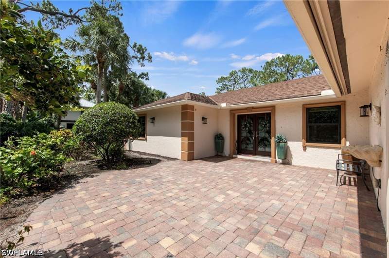 3 bedroom SingleFamilyResidence at 1813 Princess Ct, Imperial Golf Estates, Naples — photo 4