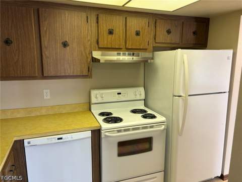 3704 Broadway 214, Fort Myers FL - photo 11 of 31