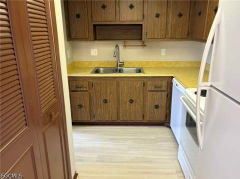 3704 Broadway 214, Fort Myers FL - photo 9 of 31
