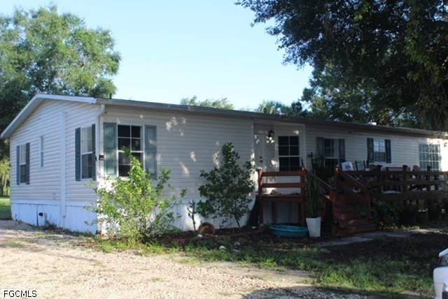 3 bedroom ManufacturedHome at 5460 Jackson Rd, Buckingham, Fort Myers — photo 4