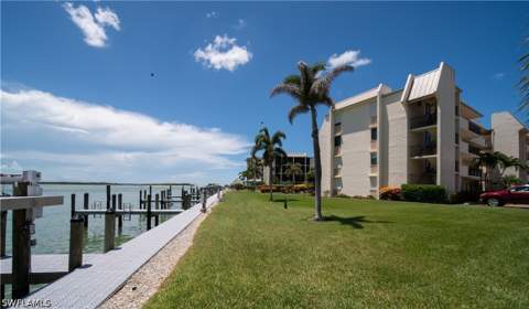 929 Collier Ct B402, Marco Island FL - photo 18 of 24