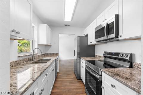 2816 Economy St, Fort Myers FL - photo 13 of 36