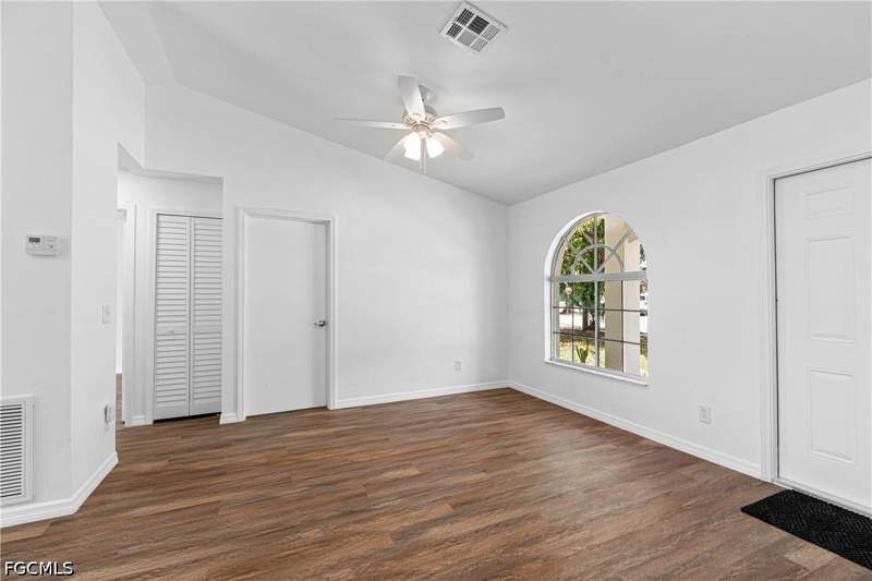 3 bedroom SingleFamilyResidence at 2816 Economy St, Fort Myers, Fort Myers — photo 5