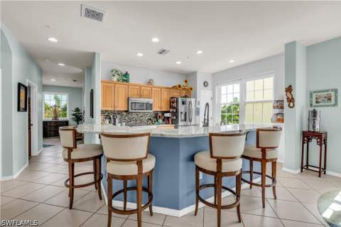 20061 Sanibel View Cir 101, Fort Myers FL - photo 6 of 49