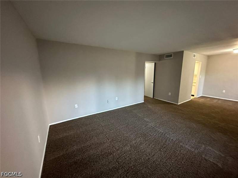 1 bedroom Condominium at 1830 Maravilla Ave 314, Green Tee Village, Fort Myers — photo 4