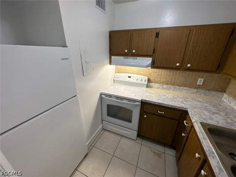 1830 Maravilla Ave 210, Fort Myers FL - photo 10 of 26
