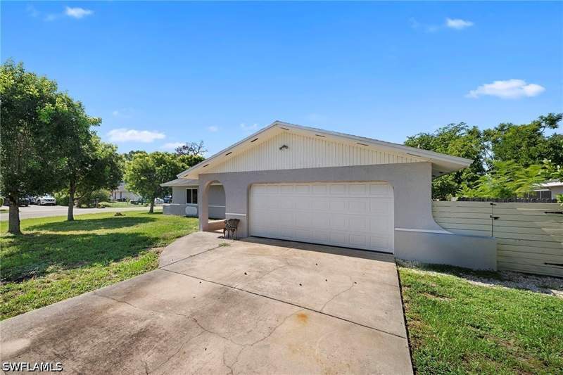3 bedroom SingleFamilyResidence at 7454 Sea Island Rd, San Carlos Park, Fort Myers — photo 2