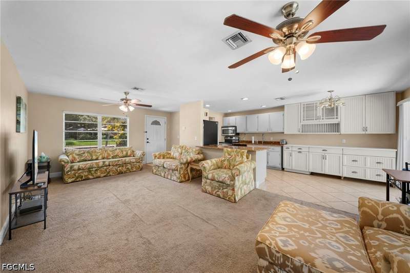 3 bedroom SingleFamilyResidence at 1583 Sunkist Way, Orange River Hills, Fort Myers — photo 2