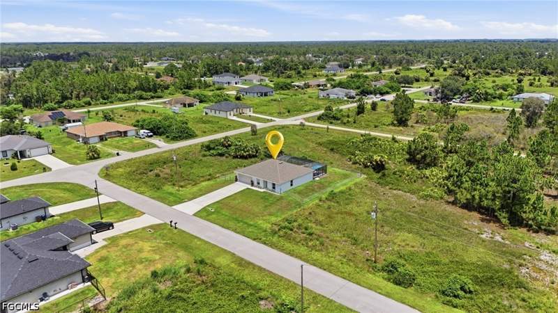 3 bedroom SingleFamilyResidence at 811 Coffield Ave, Lehigh Acres, Lehigh Acres — photo 3