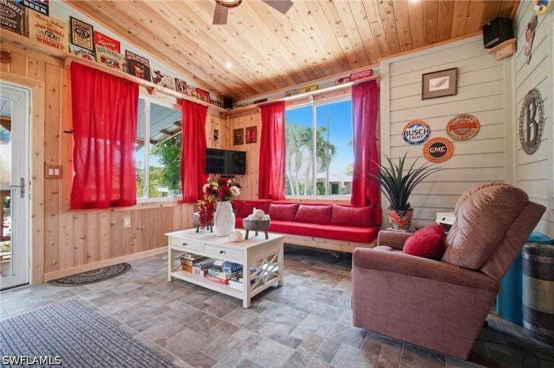 3 bedroom SingleFamilyResidence at 253 Worley St, Chokoloskee, Chokoloskee — photo 3