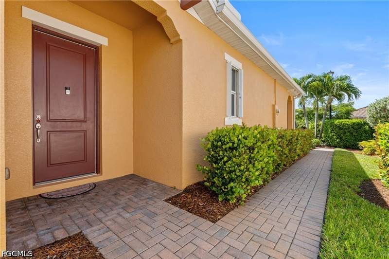 3 bedroom SingleFamilyResidence at 10396 Materita Dr, Materita, Fort Myers — photo 5