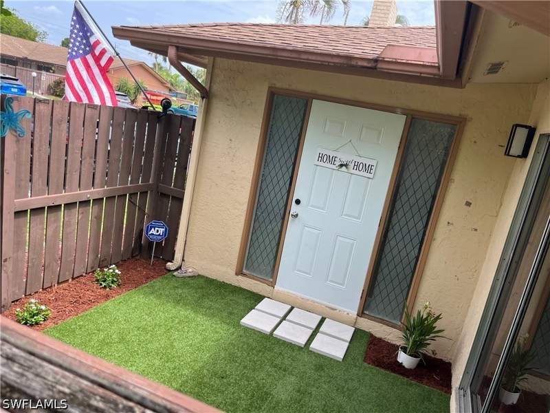 2 bedroom Attached at 6320 Royal Woods Dr, Royal Woods, Fort Myers — photo 2