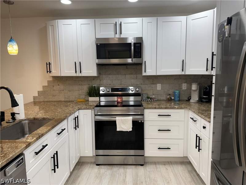 2 bedroom Attached at 6320 Royal Woods Dr, Royal Woods, Fort Myers — photo 5