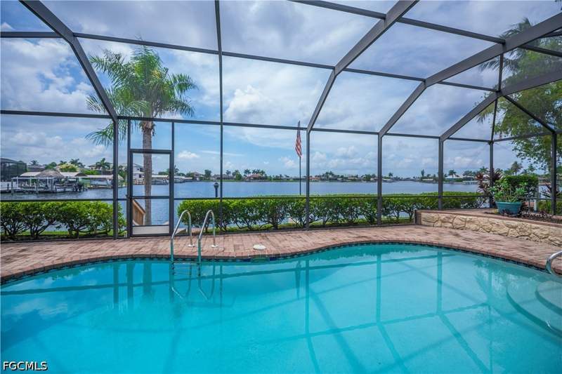 3 bedroom SingleFamilyResidence at 412 Cape Coral Pkwy W, Cape Coral, Cape Coral — photo 2
