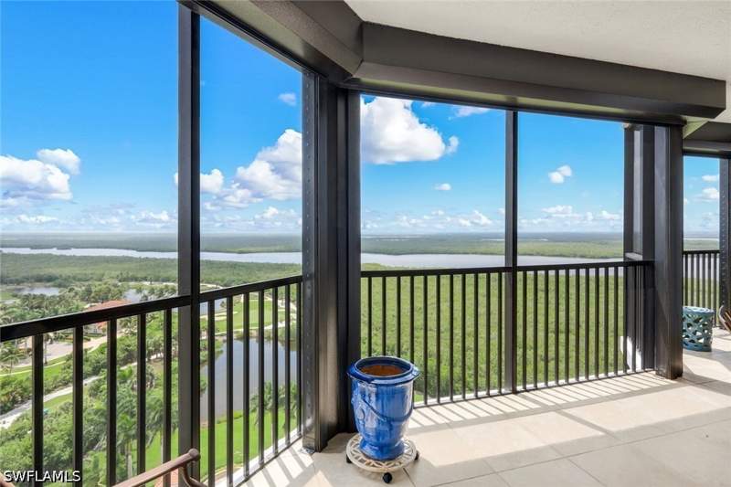 3 bedroom Condominium at 1060 Borghese Ln 1404, Aversana, Naples — photo 2