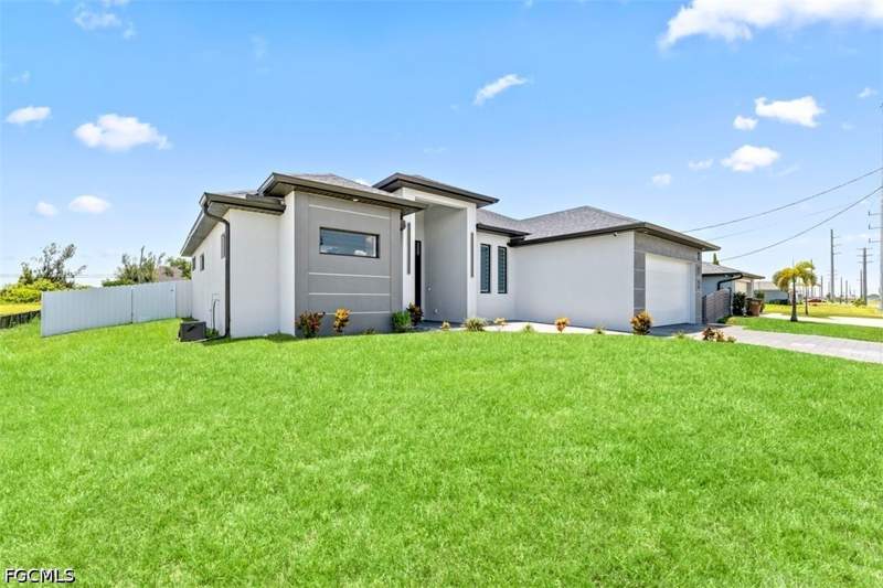 3 bedroom SingleFamilyResidence at 212 Kismet Pkwy W, Cape Coral, Cape Coral — photo 2