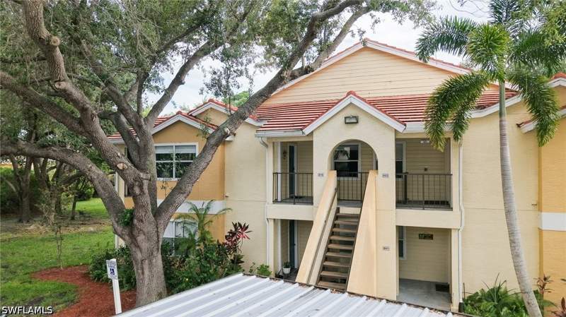 2 bedroom Condominium at 12561 Equestrian Cir 816, Venetian Palms, Fort Myers — photo 2