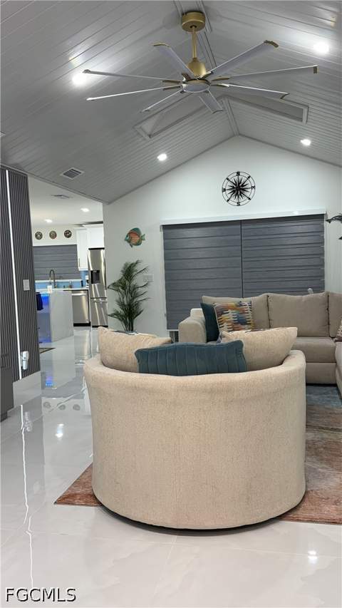 261 Egret St, Fort Myers Beach FL - photo 15 of 49