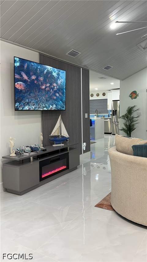 261 Egret St, Fort Myers Beach FL - photo 16 of 49