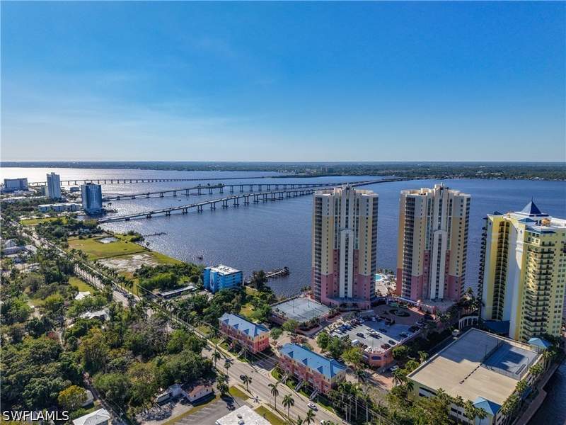 2 bedroom Condominium at 2745 1st St 1106, St. Tropez, Fort Myers — photo 2
