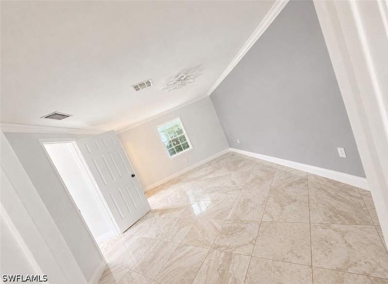 5 bedroom SingleFamilyResidence at 565 6th St SE, Golden Gate Estates, Naples — photo 5