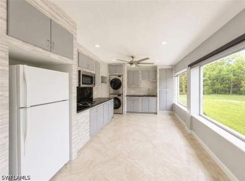 565 6th St SE, Naples FL - photo 8 of 8