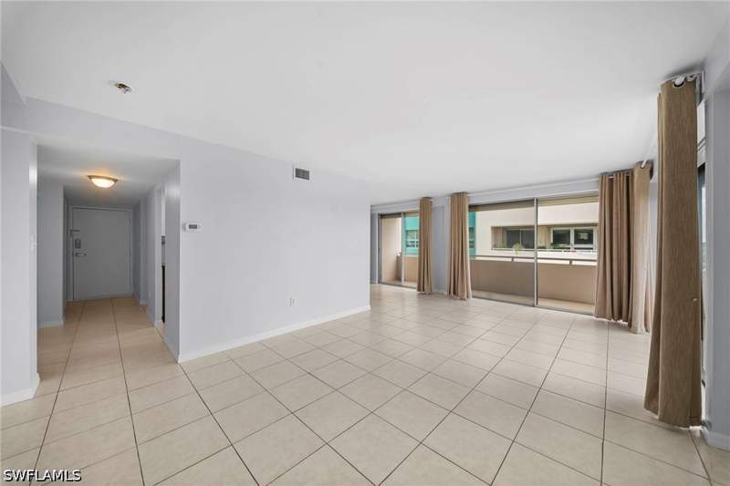 2 bedroom Condominium at 4807 Sunset Ct 405, Sunset Towers Condo, Cape Coral — photo 3