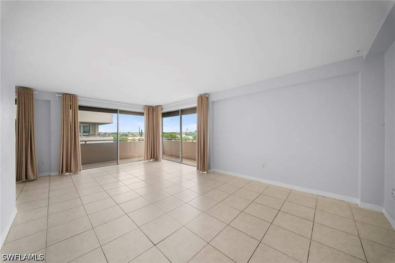 2 bedroom Condominium at 4807 Sunset Ct 405, Sunset Towers Condo, Cape Coral — photo 4