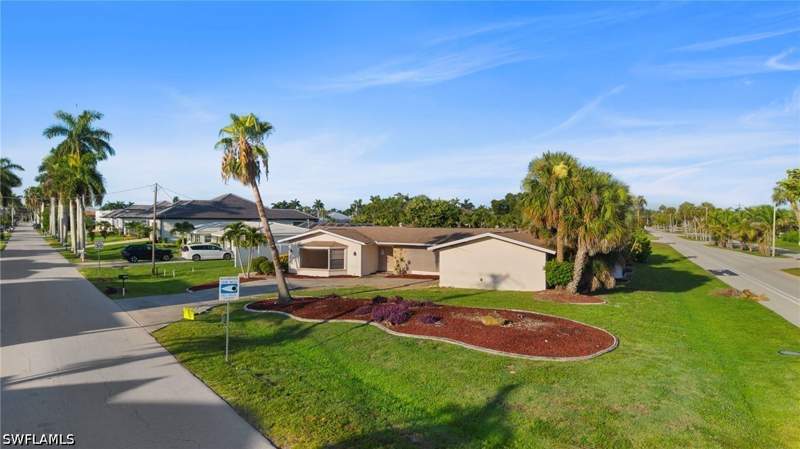 3 bedroom SingleFamilyResidence at 5304 Bayshore Ave, Cape Coral, Cape Coral — photo 3