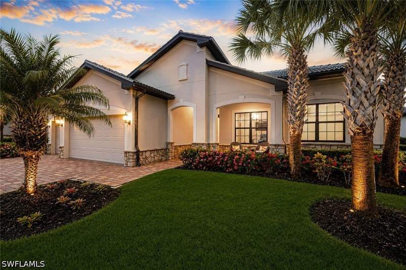 4 bedroom SingleFamilyResidence at 9577 Everglades Dr, Greyhawk At Golf Club Of The Everglades, Naples — photo 3