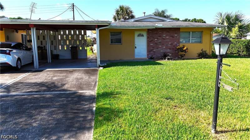 2 bedroom Townhouse at 2214 E 6th St, Camille Gardens, Lehigh Acres — photo 2