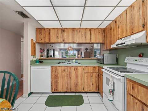 3816 Snowflake Ln 1303, Naples FL - photo 6 of 27