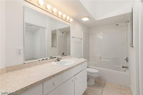 25761 Lake Amelia Way 202, Bonita Springs FL - photo 18 of 25