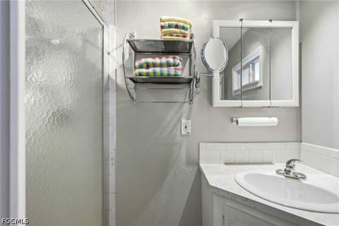 195 Domingo Dr, Fort Myers FL - photo 10 of 35