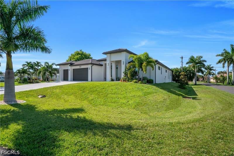 3 bedroom SingleFamilyResidence at 1735 SW 51st Ter, Cape Coral, Cape Coral — photo 4