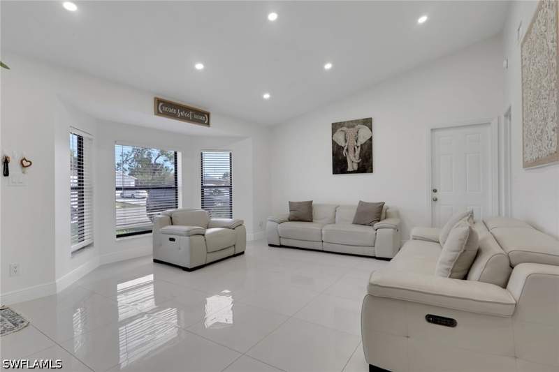 4 bedroom SingleFamilyResidence at 4500 28th Ave SW, Golden Gate City, Naples — photo 3