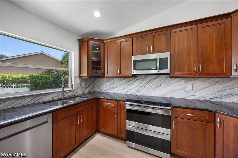 3 bedroom SingleFamilyResidence at 12960 Eagle Pointe Cir, Eagle Pointe Condo, Fort Myers — photo 5