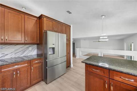12960 Eagle Pointe Cir, Fort Myers FL - photo 6 of 20
