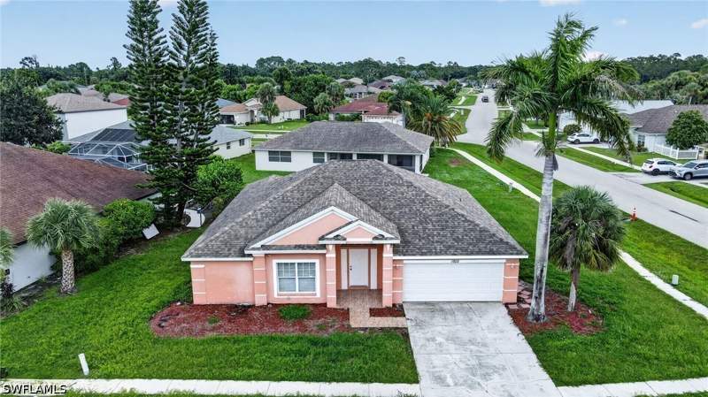 3 bedroom SingleFamilyResidence at 1502 Scholar Ct, Varsity Lakes, Lehigh Acres — photo 3