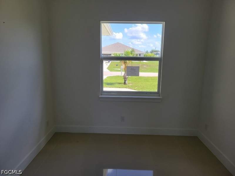 3 bedroom SingleFamilyResidence at 2128 NE 40th St, Cape Coral, Cape Coral — photo 5