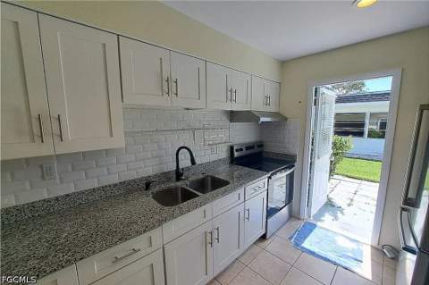 11 Hamlin Ct, Lehigh Acres FL - photo 10 of 33